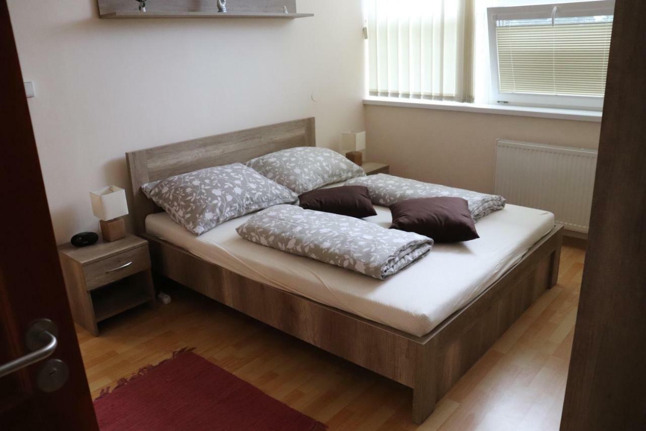 Apartman Lux プレショフ エクステリア 写真